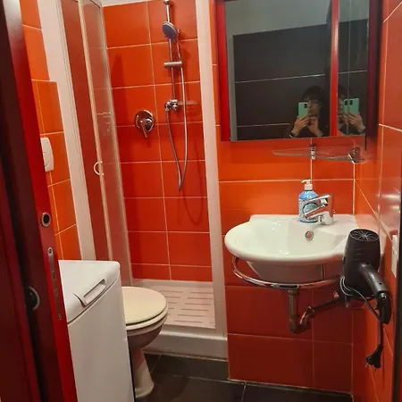 Apartment Red Moon House - Tra Policlinico E Piazza Bologna *